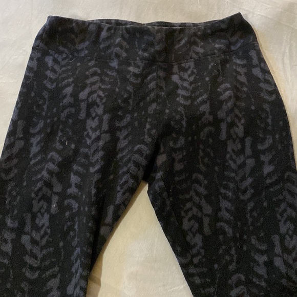 Grey and black fleece leggings medium - Picture 2 of 3